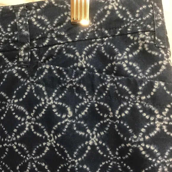 LRL Lauren Jeans Company Blue Circle Print Cotton Shorts, Size 10 - Picture 6 of 11